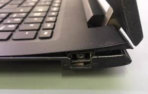 laptop menteşe değişimi