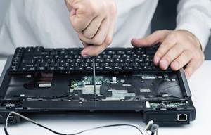 laptop menteşe tamiri fiyatları